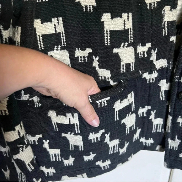 Chico’s Vintage Black Cream Llama Print Cotton Jacket Size Large - Picture 4 of 9